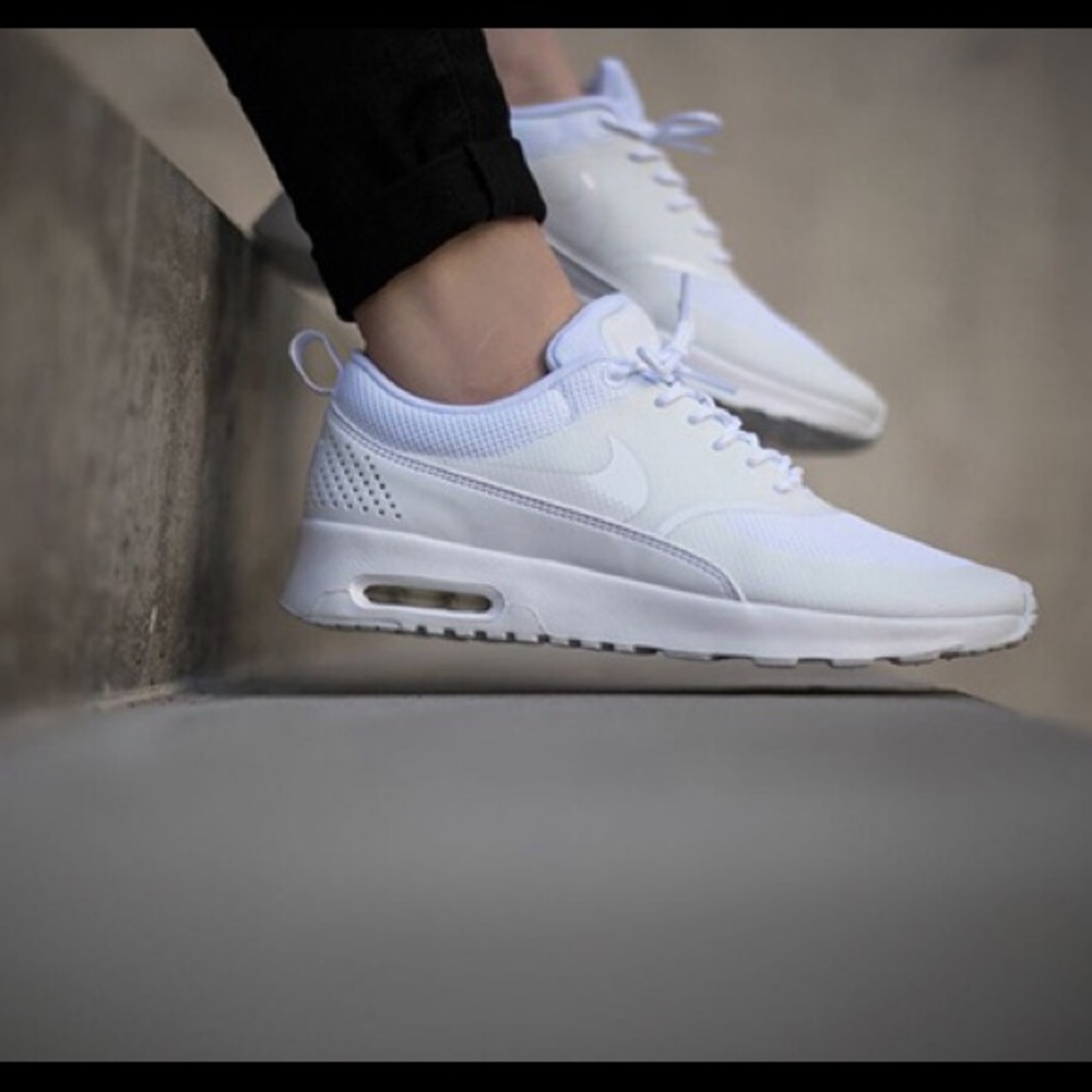 SOLD Nike Air Max Thea